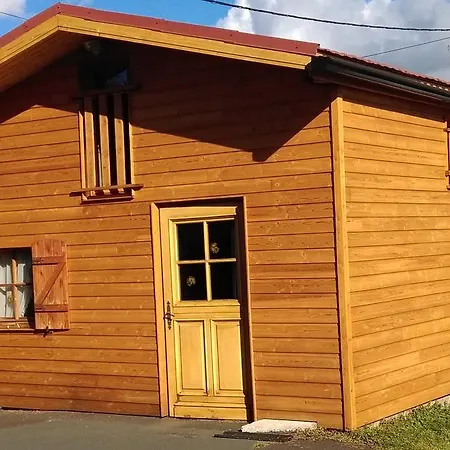 Gite-duplex La K-bane 3 Impasse Des Jardins Piscine Et Jacuzzi A 500m Saint-Flour (Cantal)